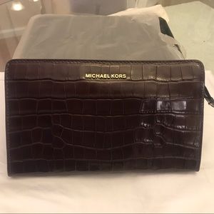 MICHAEL KORS burgundy croc pattern Leather Crossbody